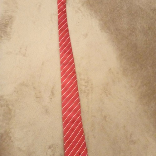 Tie like new, excellent condition