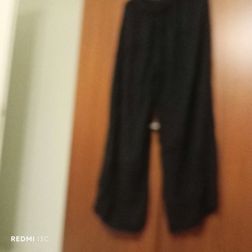 Wrinkled pants like new, black