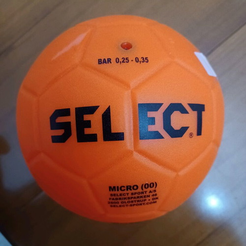 Select Micro (00) handball like new