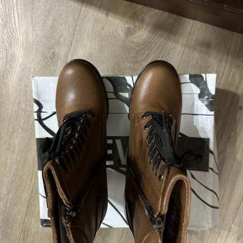 Classico leather ankle boots with heel, size 39, brown