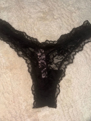 Victoria's Secret Very Sexy thong new, black, size Small