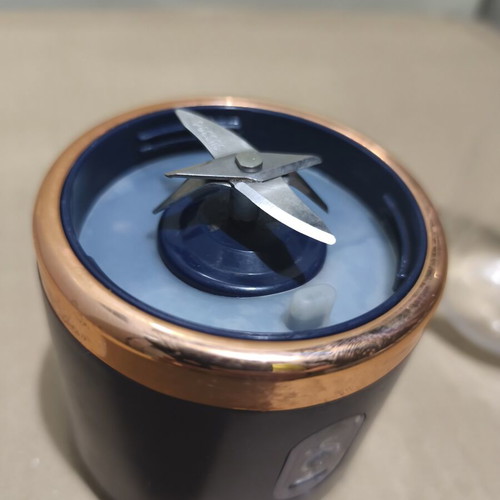 Portable rechargeable blender USB used, dark blue with rose gold