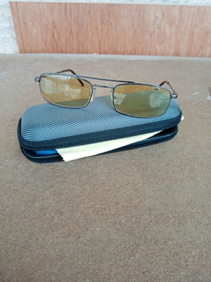 Sunglasses polarized with yellow lenses, like new