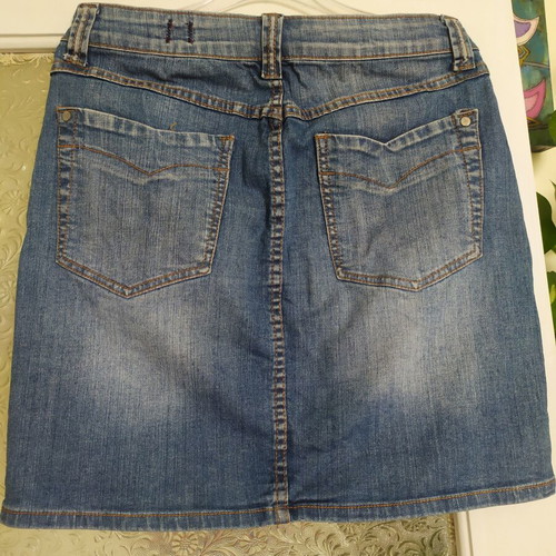 Denim skirt and vest set like new, size M, blue