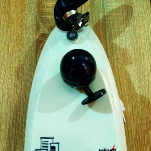 Electric can opener and knife sharpener like new