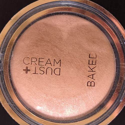 Dust & Cream baked bronzer