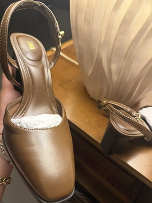 Zara δερμάτινα χαμηλά σανδάλια νούμερο 37, καφέ