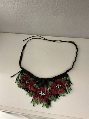 Vintage beaded necklace new, black and green