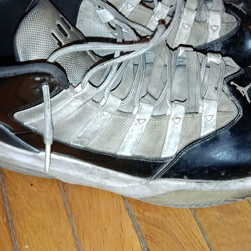 Jordan Air Max Aura αθλητικά παπούτσια, μέγεθος 48.5, μαύρο και μωβ