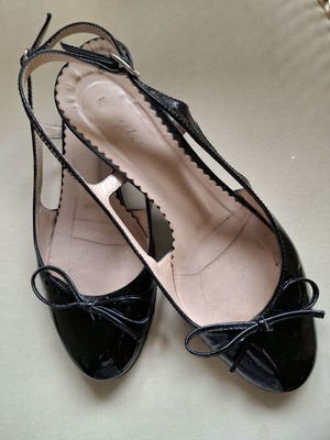 Μπαλαρίνες Καζάκος μαύρες λουστρινι δερμάτινες σαν καινούργιο, νούμερο 37