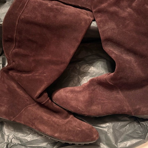 Feng Shoe brown suede boots like new, size 36