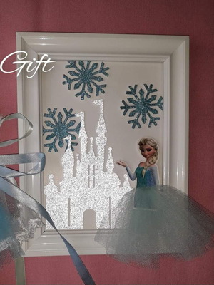 Handmade frame with Frozen theme new