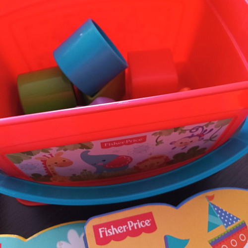 Fisher-Price Toy Set like new with Shape Sorter Bucket and 5 Educational Books