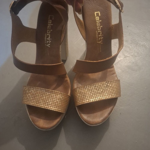 Celebrity platform sandals like new, gold color, size 40