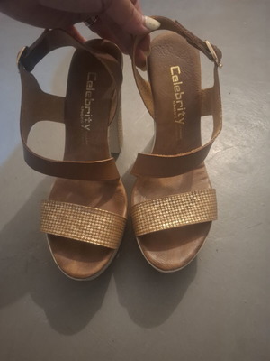 Celebrity platform sandals like new, gold color, size 40