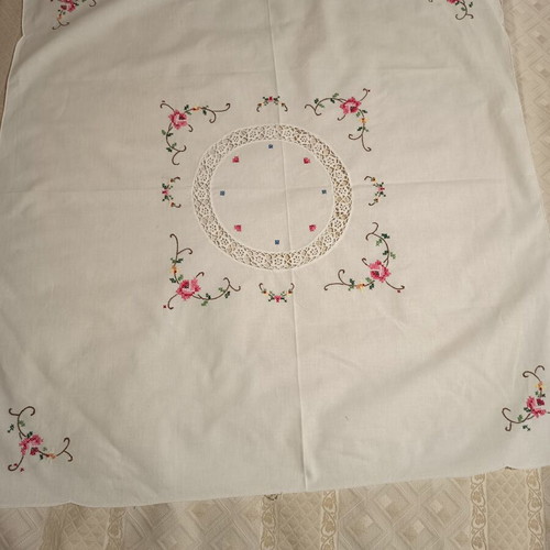 Handmade vintage cotton tablecloth 80x80 with lace and embroidery like new