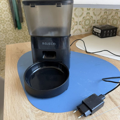 Rojeco automatic pet feeder