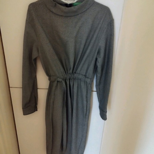 Benetton dress large checkered with belt like new, black and white