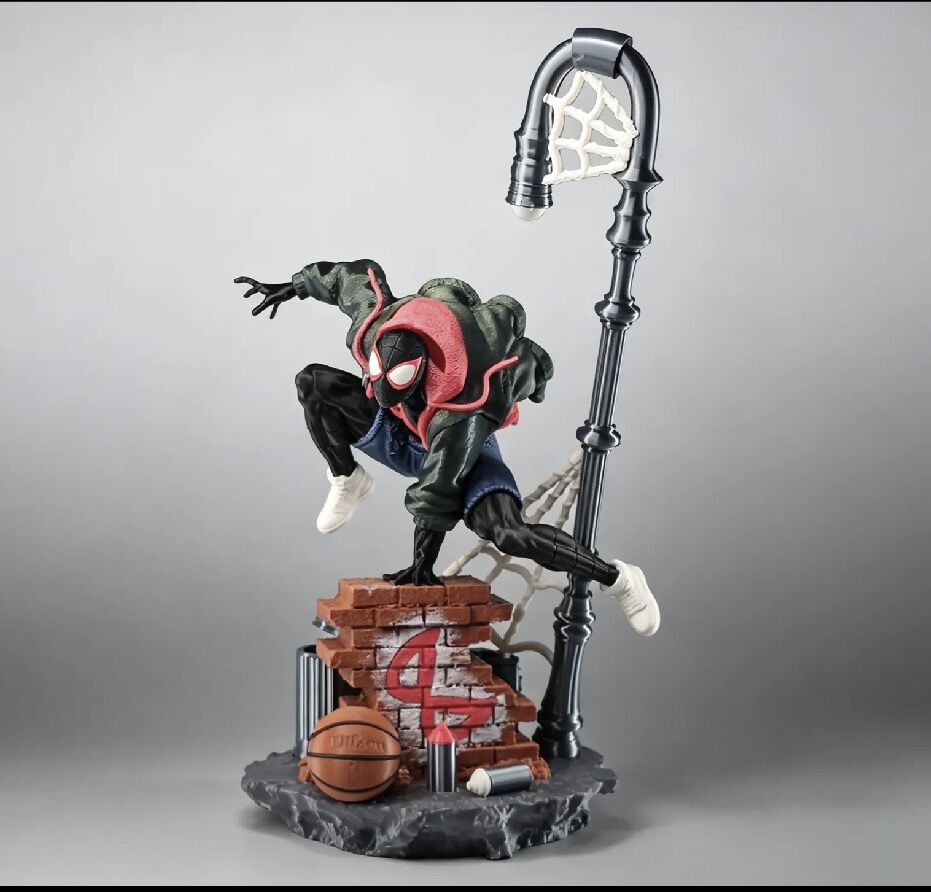 Spider-Man Miles Morales 20cm… - € 25,00 - Vendora.cy