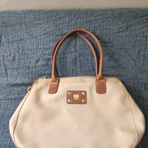Sales~Kem shoulder bag in beige/cream shade