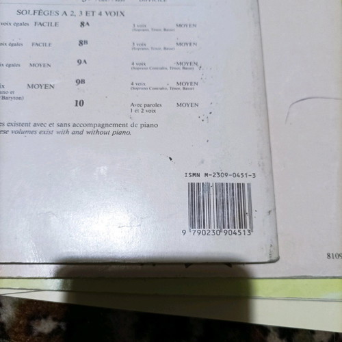 Solfège book like new