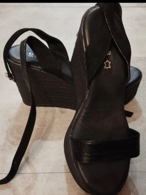 Platform sandals like new, black leather, size 39