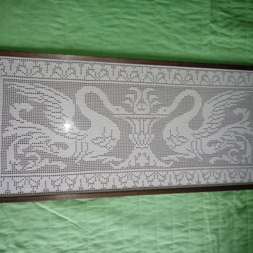 Crochet artwork with swan motif like new