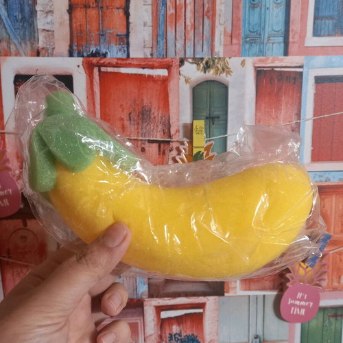 Banana-shaped sponge new