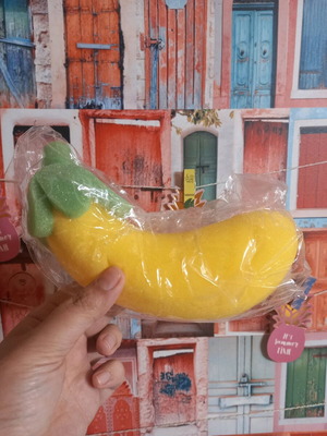 Banana-shaped sponge new