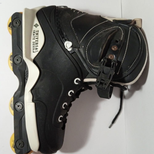 USD Realm roller skates size 40 like new