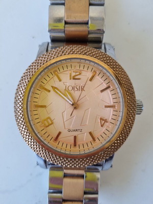 Дамски часовник Loisir употребяван с двуцветна верижка и кварц