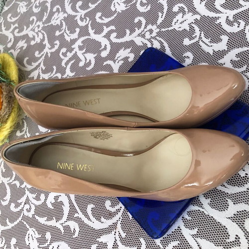 Nine West nude pumps like new, size 38