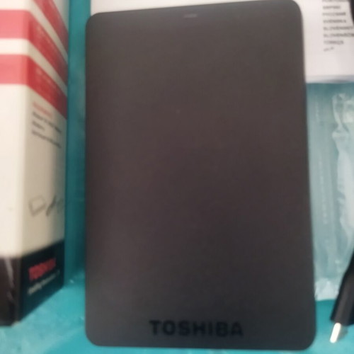 TOSHIBA STOR.E BASICS 500 GB external hard drive USB 3.0 & 2.0