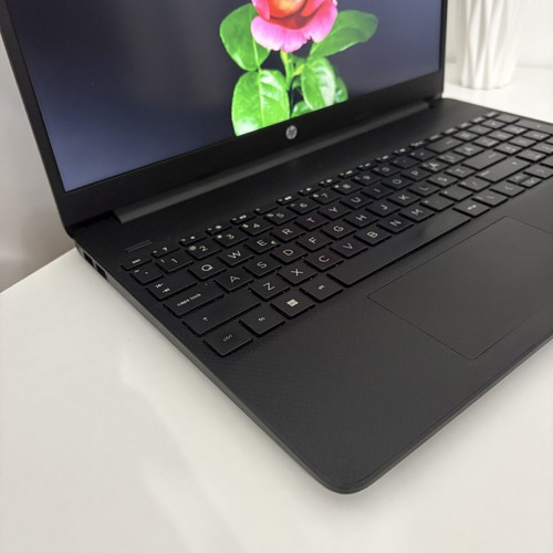 HP 15s-fq5040nq Laptop with Intel Core i3-1215U, 8GB RAM, 256GB SSD