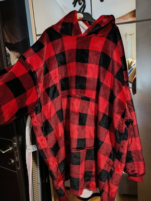 Fleece blanket hoodie new, red, warm and cozy