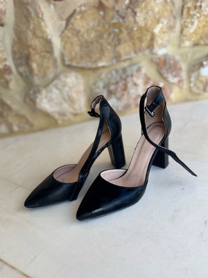 Black low heels used size 39 with ankle strap