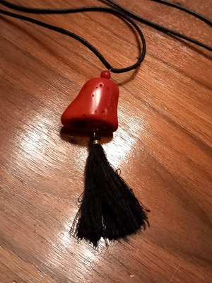 Long coral pendant like new