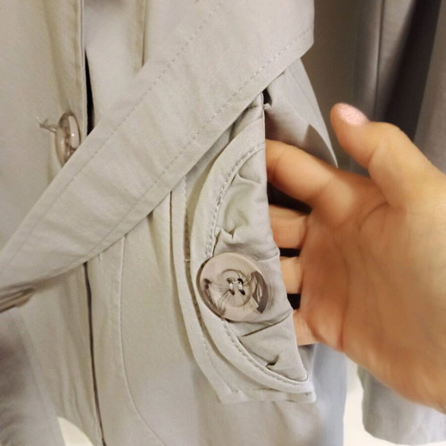 Women's short gray trench coat like new, size L/M