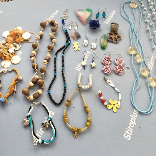 Jewelry and materials like new, all together
