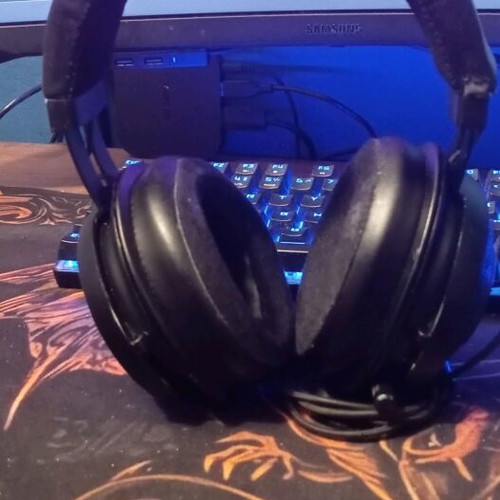 Razen Kraken v1 used headphones with non-working microphone