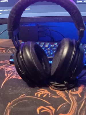 Razen Kraken v1 used headphones with non-working microphone