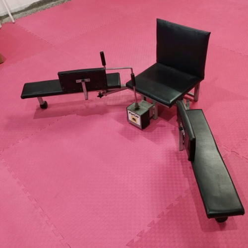 Leg opening machine like new for martial arts and yoga