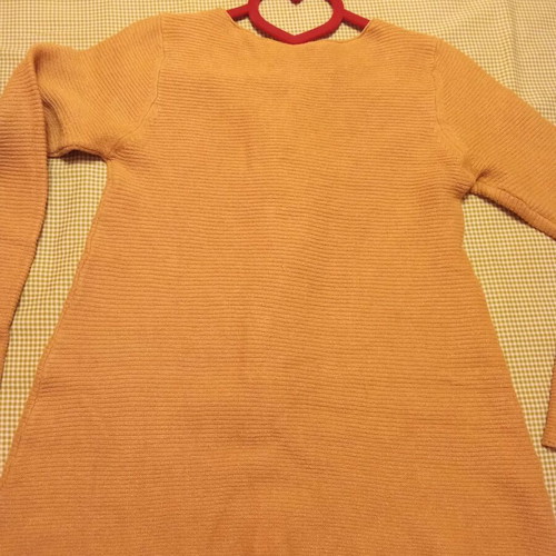Yellow medium pullover like new