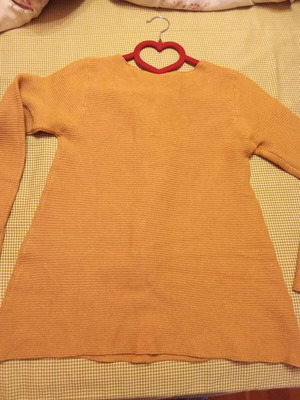Yellow medium pullover like new