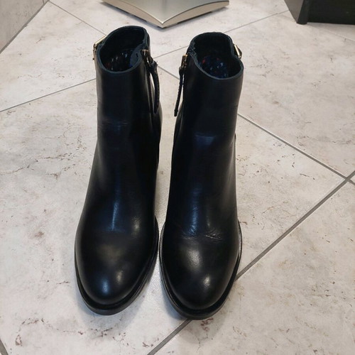 Tommy Hilfiger leather ankle boots new, black, size 39