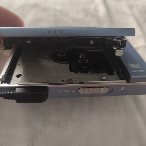 Sony MD Walkman MZ-E25 vintage