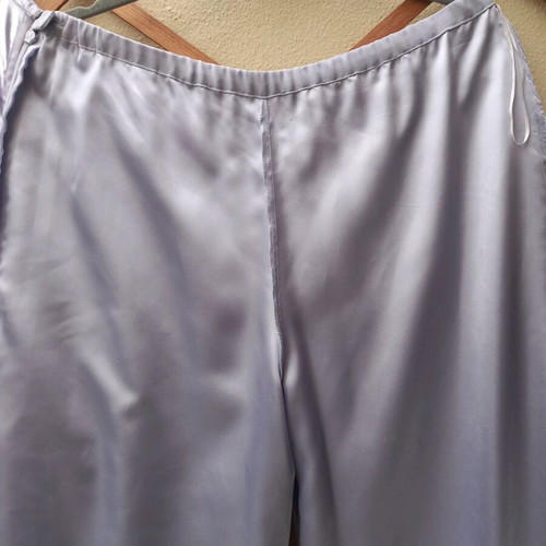 Gina Bacconi blouse and trousers set, lavender
