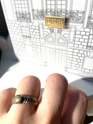 Silver ring with moon design used