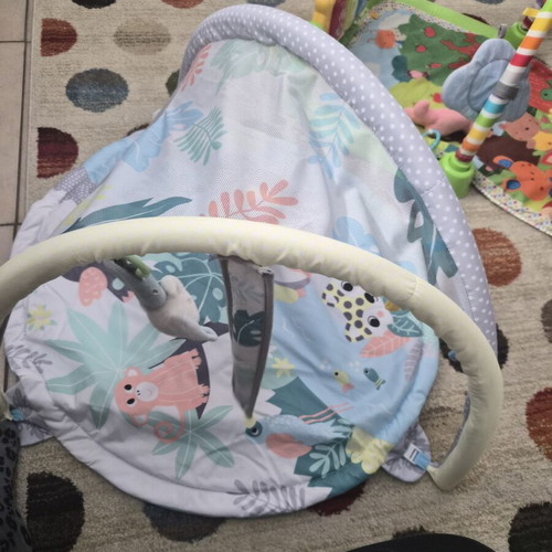 Skip Hop Tropical Paradise Activity Gym used with minor clasp defect