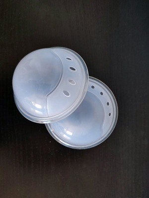 Chicco nursing shells like new